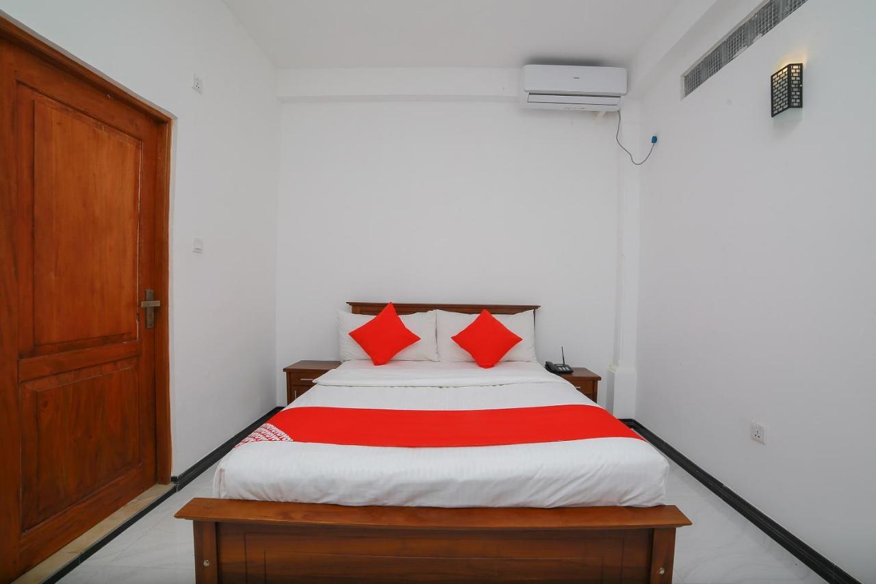 Oyo 278 Hotel Rivelka Kundasale Extérieur photo