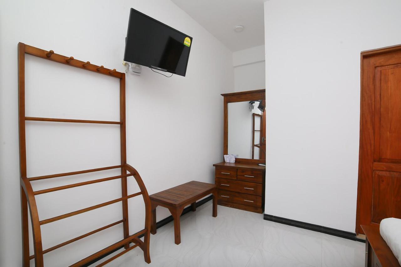 Oyo 278 Hotel Rivelka Kundasale Chambre photo