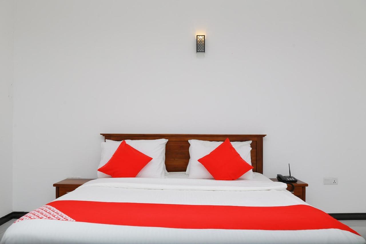 Oyo 278 Hotel Rivelka Kundasale Extérieur photo