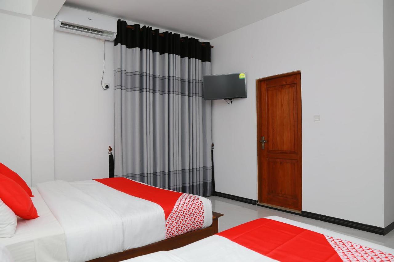 Oyo 278 Hotel Rivelka Kundasale Extérieur photo